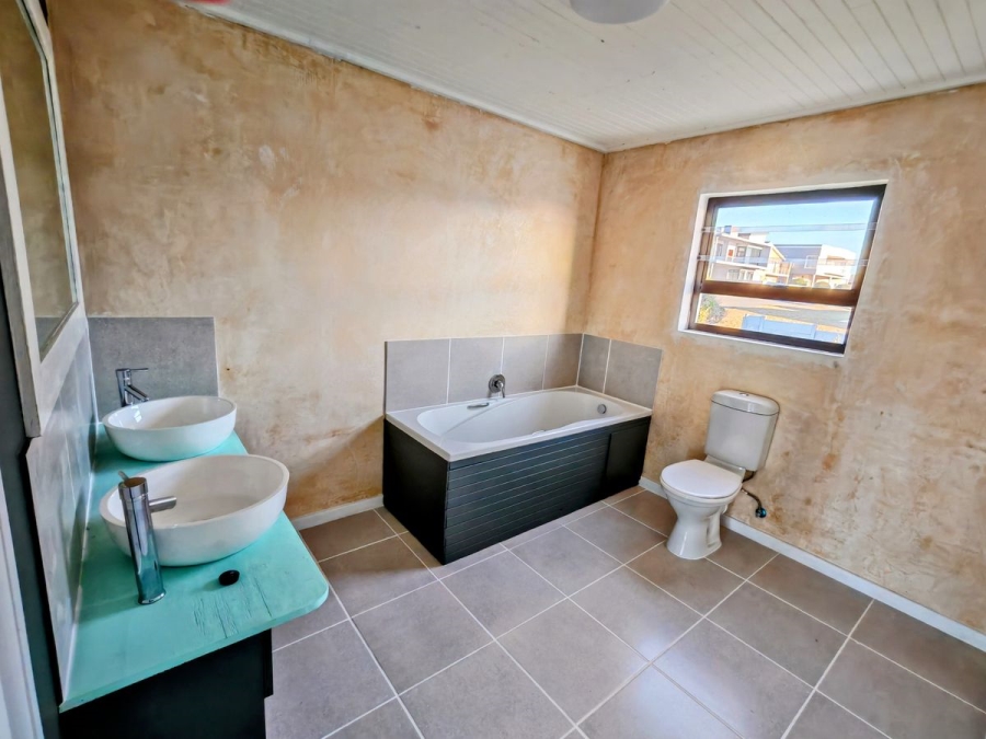 4 Bedroom Property for Sale in De Kelders Western Cape